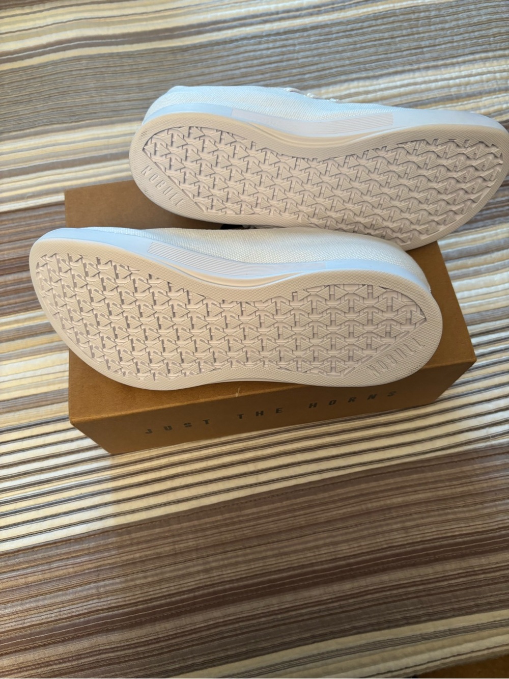 NOBULL Unisex Minimalist White Canvas Trainer Low - Picture 2 of 4